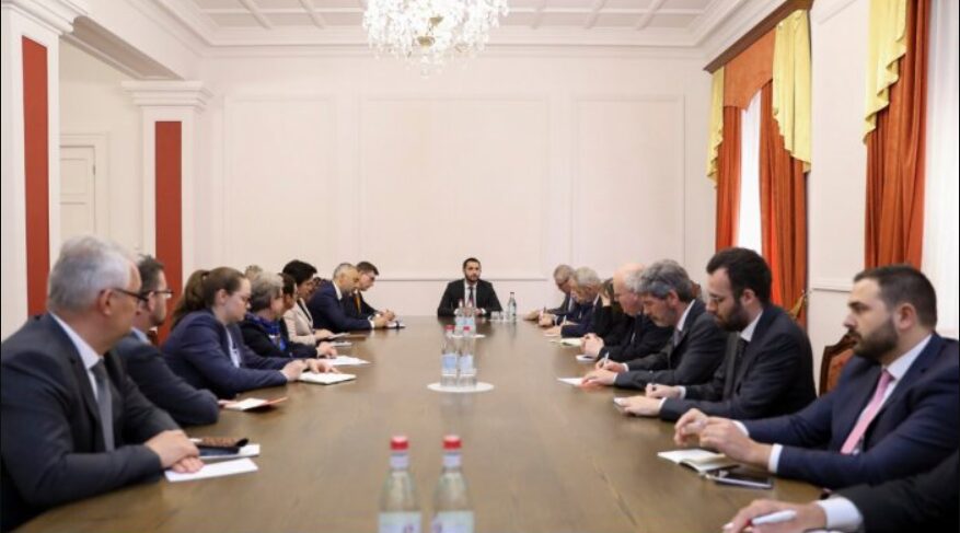 Armenii şi turcii s-au întâlnit în premieră la frontiera lor comună pentru a discuta despre normalizarea relaţiilor