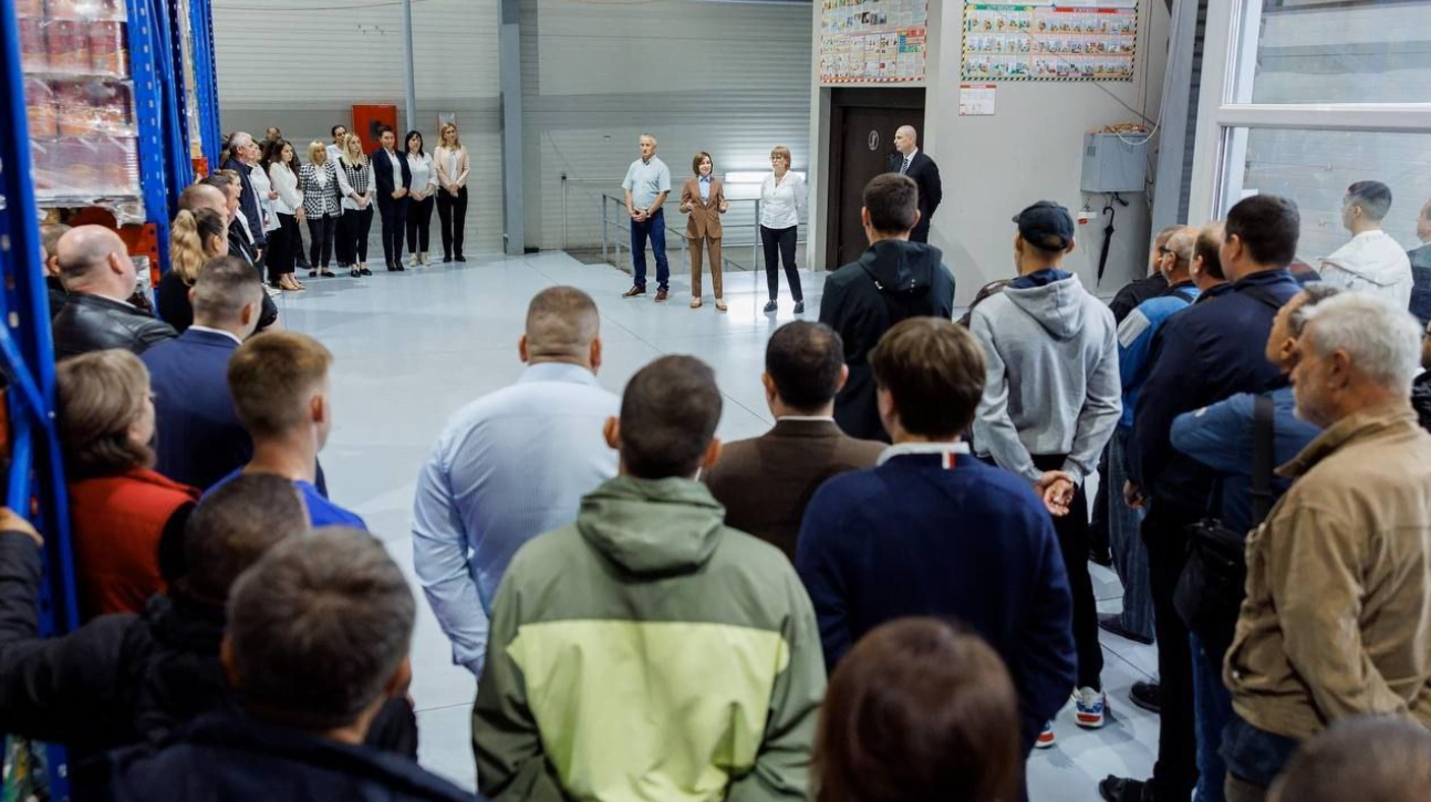 Maia Sandu, în vizită la compania Sapico: “Afacerile de succes cresc bunăstarea țării, iar exemplul lor încurajează și alți oameni să investească”