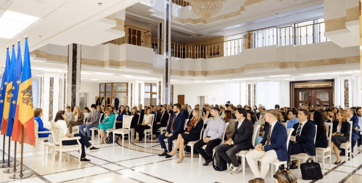 Maia Sandu a avut o întrevedere cu funcționarii publici implicați în negocierile de aderare la Uniunea Europeană