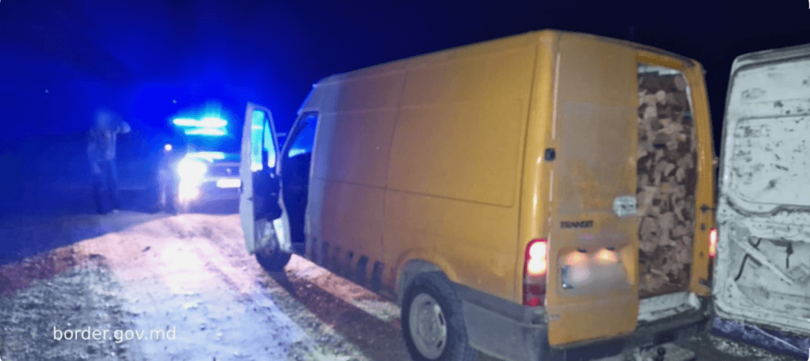Cetățeni moldoveni transportau masă lemnoasă fără documente justificative. Microbuzele încărcate cu lemne au fost  transmise Inspectoratului Ecologic