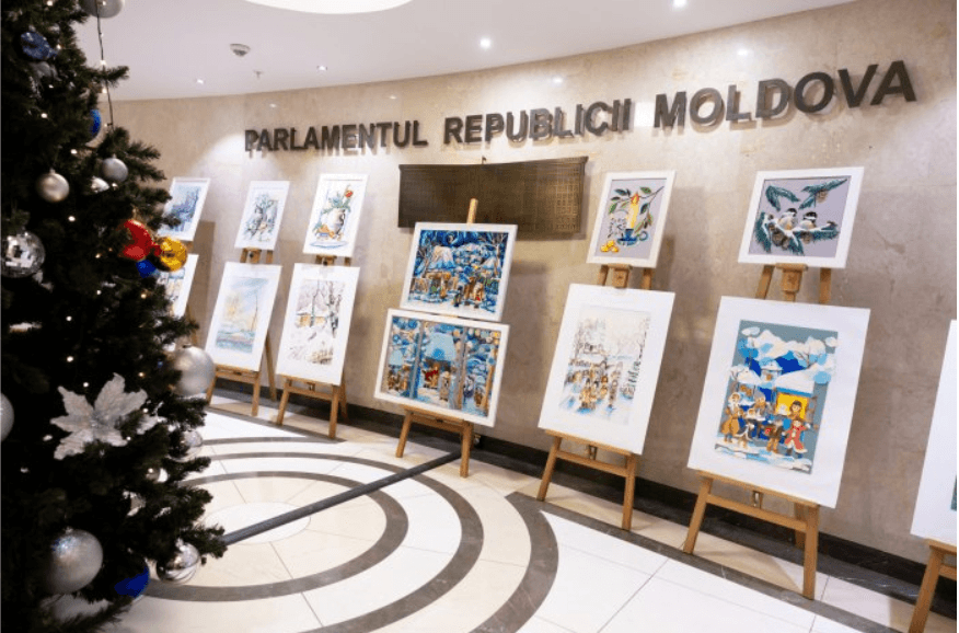 O expoziție dedicată sărbătorilor de iarnă a fost inaugurată la Parlament