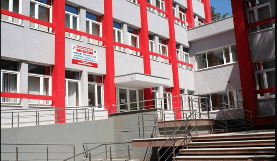 Un bebeluș a dispărut dintr-o maternitate – personalul medical a alertat autoritățile și sunt efectuate cercetări pentru găsirea copilului