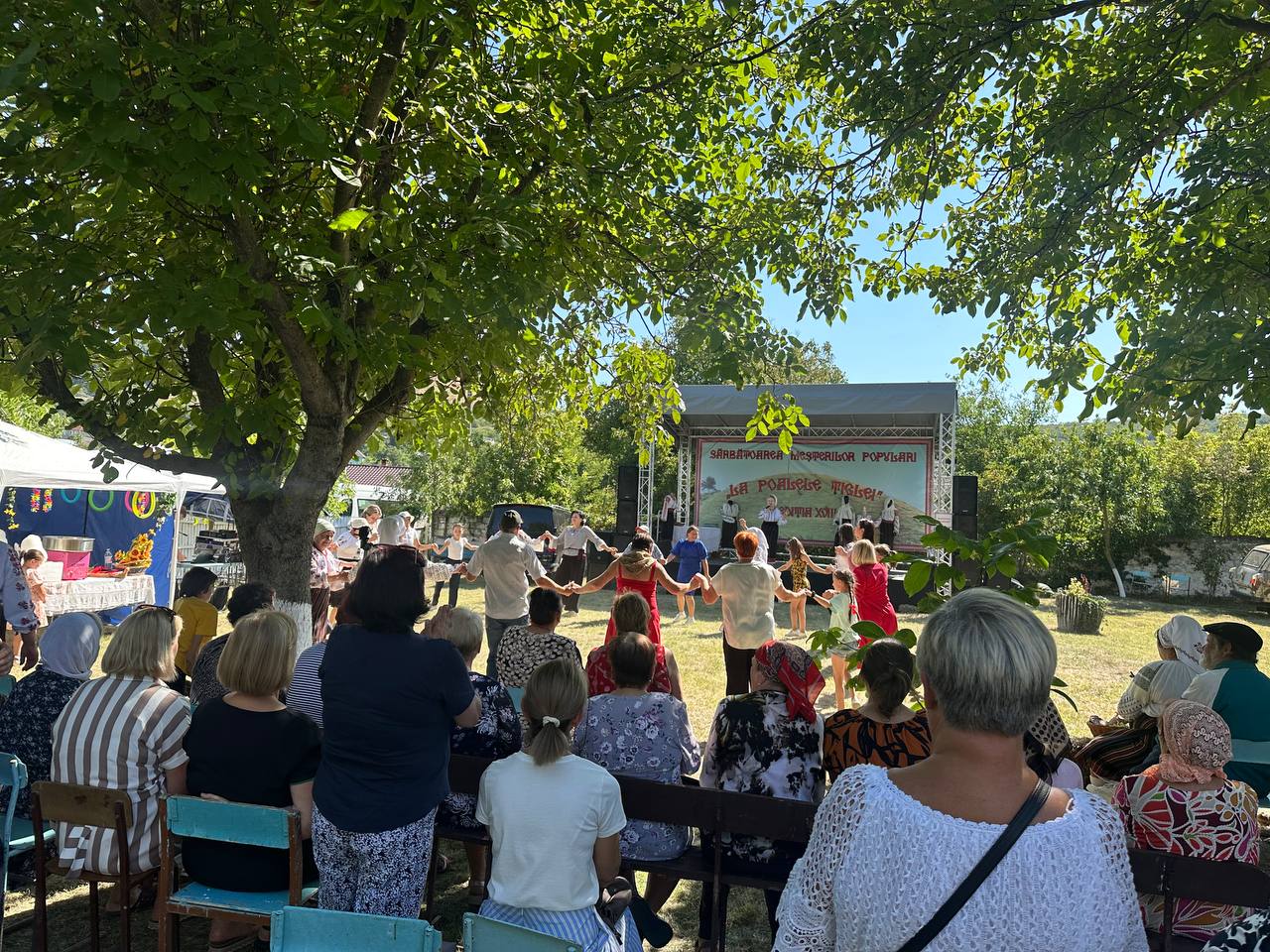 FOTO// Festivalul „La Poalele Țiglei” 2025. Văsieni a găzduit ediția a XVIII-a a Sărbătorii Meșterilor Populari de Adormirea Maicii Domnului
