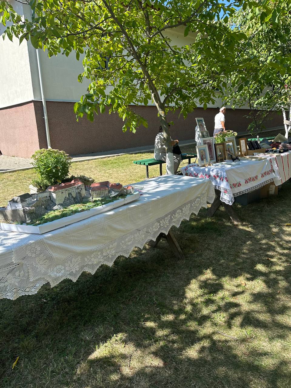 FOTO// Festivalul „La Poalele Țiglei” 2025. Văsieni a găzduit ediția a XVIII-a a Sărbătorii Meșterilor Populari de Adormirea Maicii Domnului