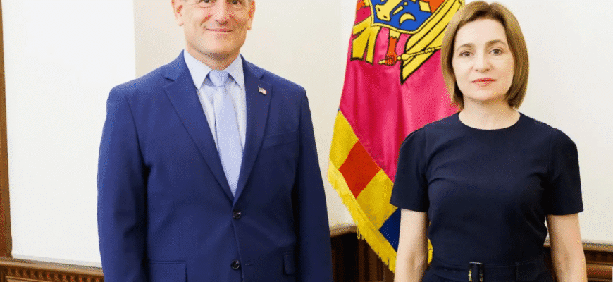 Maia Sandu s-a întâlnit cu noul însărcinat cu afaceri ad interim al Statelor Unite ale Americii, Nick Pietrowicz 1 maia sandu cu nick pietrowicz