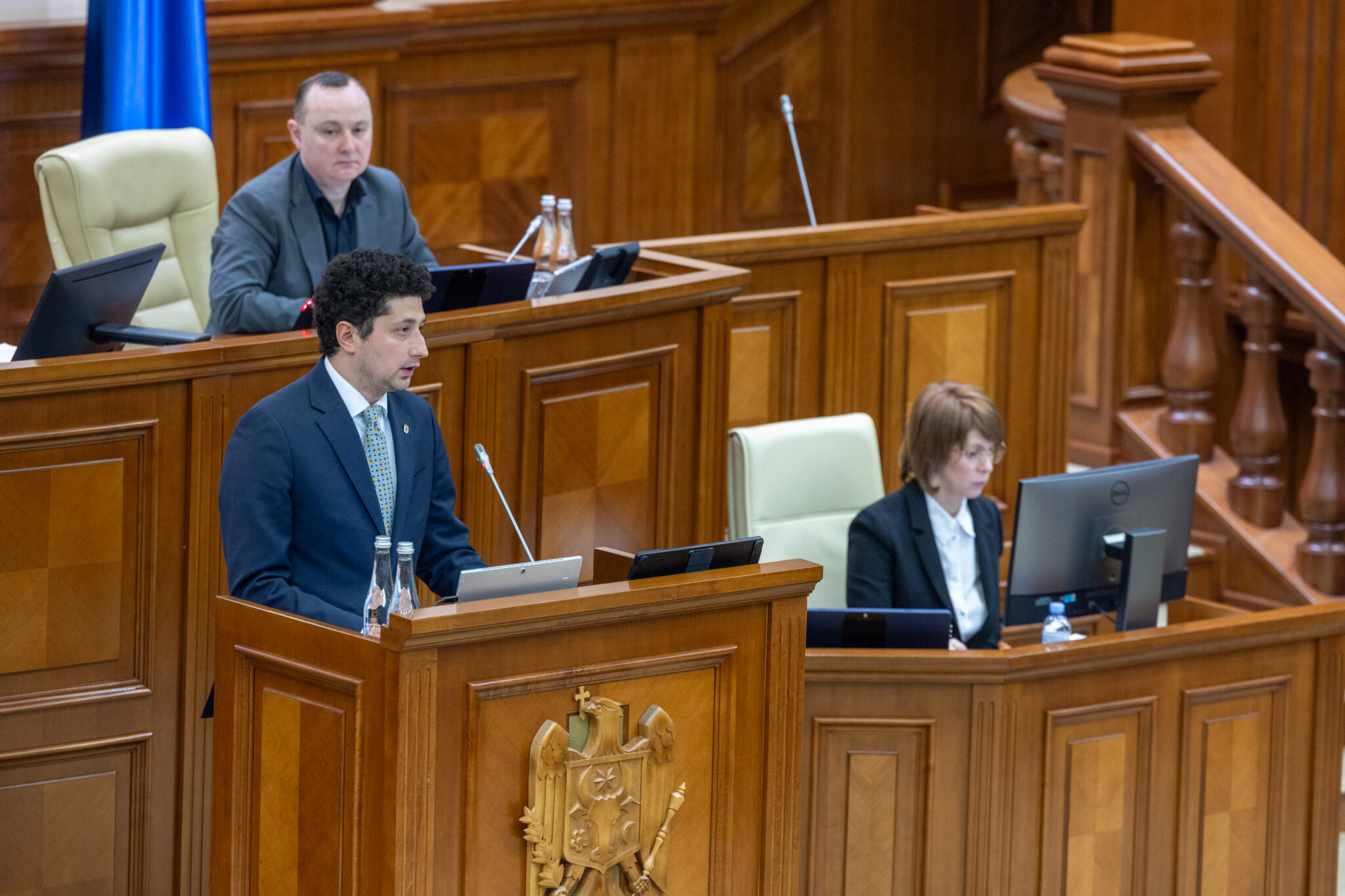 Termenul de privatizare a locuințelor va fi extins cu 3 ani, iar buteliile de gaz vor fi interzise în blocurile locative