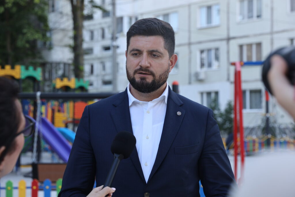 Sistemul de încălzire din Chișinău ar putea fi modernizat. Ministrul Energiei: ”Modernizarea blocurilor locative înseamnă confort și economie pentru cetățeni”