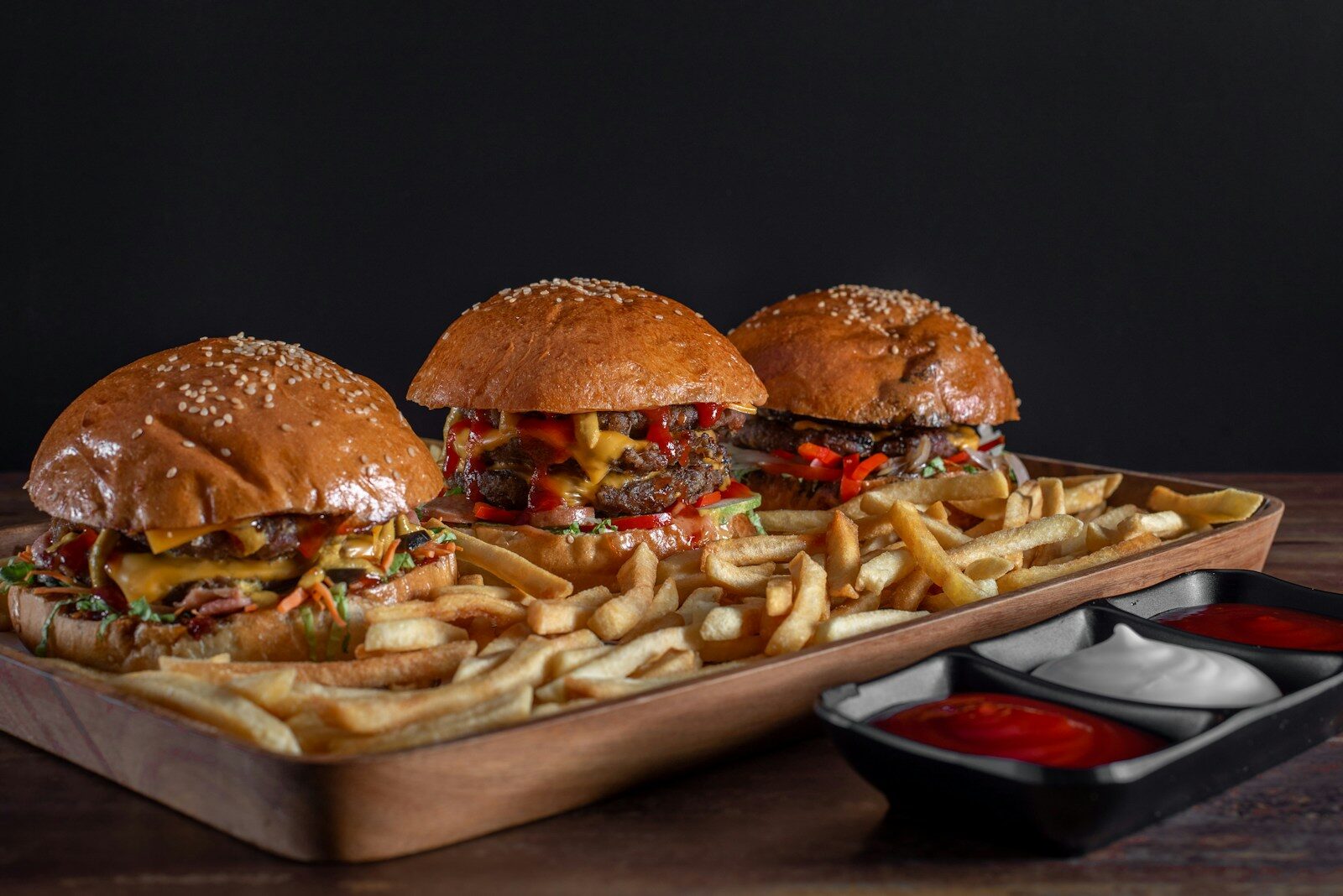 De ce aleg oamenii să mănânce fast-food, deși știu că nu e sănătos? Explicațiile unui medic nutriționist